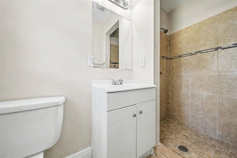 House in Orlando, Florida 3 bedrooms, 96.53 sq.m. № 2305998 - photo 14