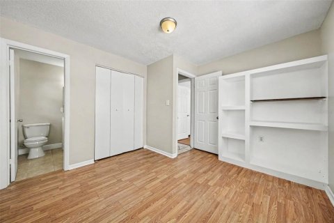 House in Orlando, Florida 3 bedrooms, 96.53 sq.m. № 2305998 - photo 12