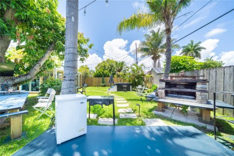 House in Hallandale Beach, Florida 2 bedrooms, 204.38 sq.m. № 2257686 - photo 27