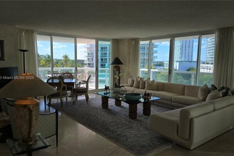Condominio en alquiler en Sunny Isles Beach, Florida, 3 dormitorios, 217.39 m2 № 1950461 - foto 8