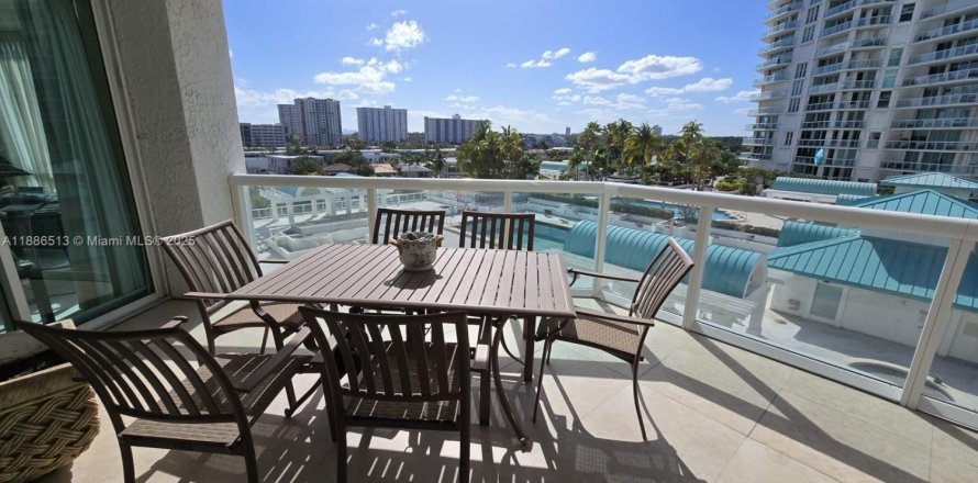 Condominio en Sunny Isles Beach, Florida, 3 dormitorios  № 1950461