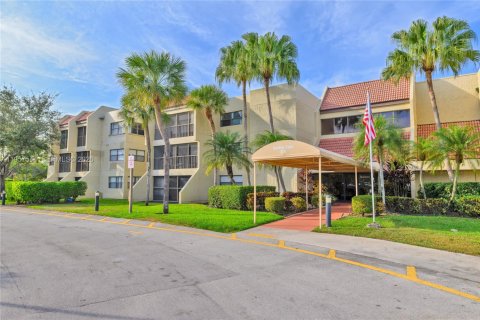 Снять в аренду кондоминиум в Уэстон, Флорида 2 спальни, 88.81м2, № 2017453 - фото 25