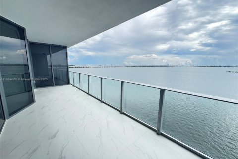 Copropriété à louer à Miami, Floride: 2 chambres, 165.64 m2 № 1932681 - photo 13