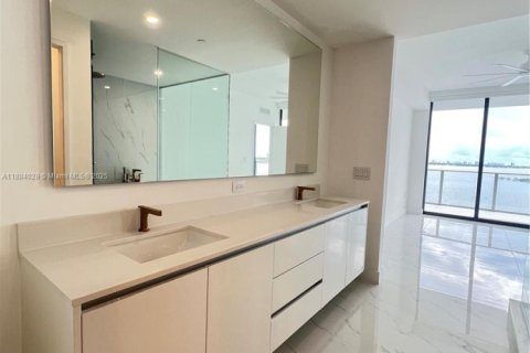 Copropriété à louer à Miami, Floride: 2 chambres, 165.64 m2 № 1932681 - photo 25