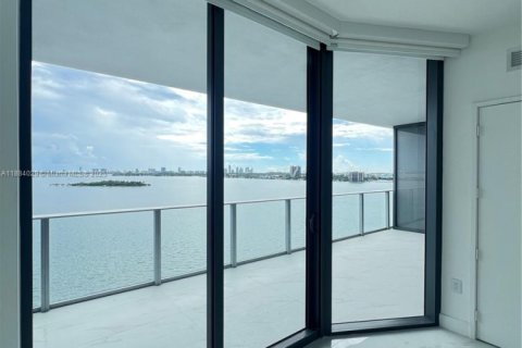 Copropriété à louer à Miami, Floride: 2 chambres, 165.64 m2 № 1932681 - photo 15