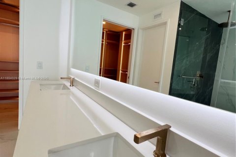 Copropriété à louer à Miami, Floride: 2 chambres, 165.64 m2 № 1932681 - photo 17