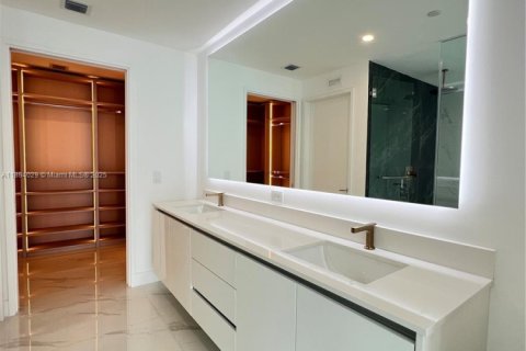 Copropriété à louer à Miami, Floride: 2 chambres, 165.64 m2 № 1932681 - photo 18