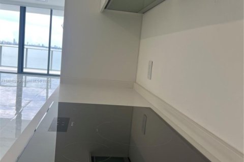 Copropriété à louer à Miami, Floride: 2 chambres, 165.64 m2 № 1932681 - photo 11