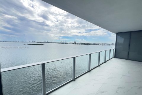 Copropriété à louer à Miami, Floride: 2 chambres, 165.64 m2 № 1932681 - photo 12