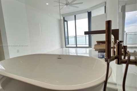 Copropriété à louer à Miami, Floride: 2 chambres, 165.64 m2 № 1932681 - photo 24