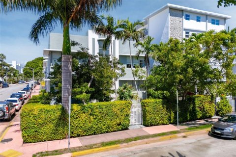 Copropriété à vendre à Miami Beach, Floride: 37.16 m2 № 1839626 - photo 2