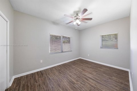 Villa ou maison à vendre à Hollywood, Floride: 4 chambres, 119.84 m2 № 1781648 - photo 16