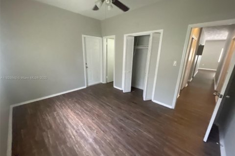 Villa ou maison à vendre à Hollywood, Floride: 4 chambres, 119.84 m2 № 1781648 - photo 8