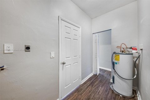 Villa ou maison à vendre à Hollywood, Floride: 4 chambres, 119.84 m2 № 1781648 - photo 20