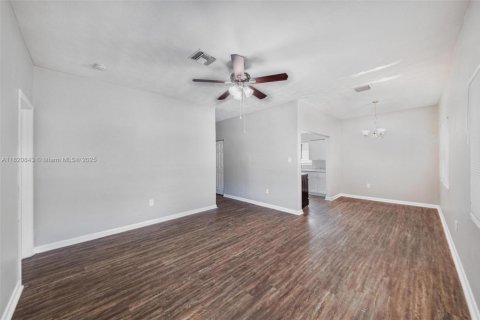 Villa ou maison à vendre à Hollywood, Floride: 4 chambres, 119.84 m2 № 1781648 - photo 13