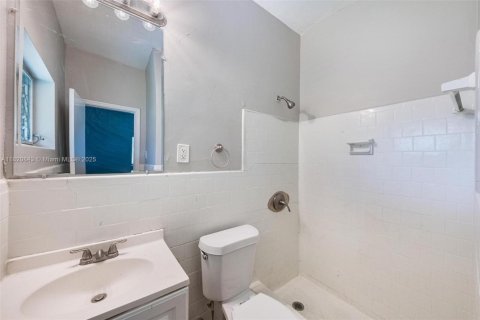 Villa ou maison à vendre à Hollywood, Floride: 4 chambres, 119.84 m2 № 1781648 - photo 19