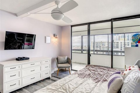 Condo in Clearwater, Florida, 2 bedrooms  № 1906191 - photo 9