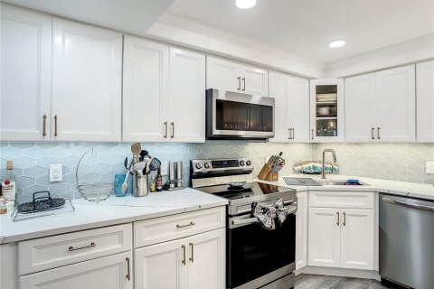 Condo in Clearwater, Florida, 2 bedrooms  № 1906191 - photo 25