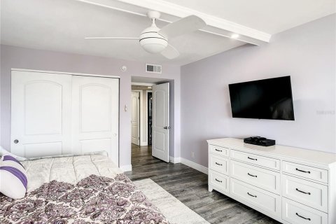 Condo in Clearwater, Florida, 2 bedrooms  № 1906191 - photo 11