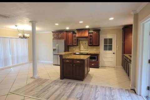 House in Gainesville, Florida 3 bedrooms, 157.56 sq.m. № 2114178 - photo 4