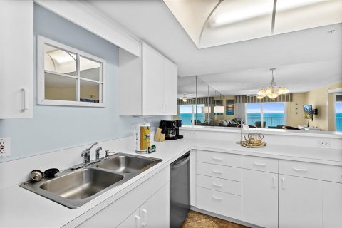Condo in Daytona Beach, Florida, 2 bedrooms  № 1583636 - photo 6