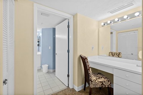 Condo in Daytona Beach, Florida, 2 bedrooms  № 1583636 - photo 21