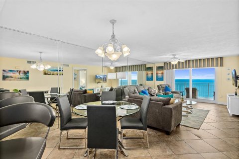 Condo in Daytona Beach, Florida, 2 bedrooms  № 1583636 - photo 9