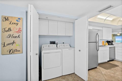 Condo in Daytona Beach, Florida, 2 bedrooms  № 1583636 - photo 5