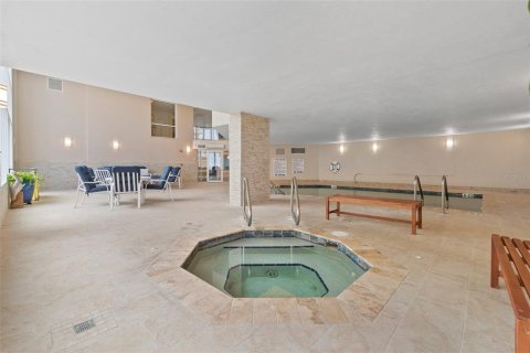 Condo in Daytona Beach, Florida, 2 bedrooms  № 1583636 - photo 29