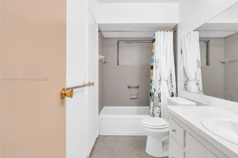 Condominio en venta en Lauderdale Lakes, Florida, 1 dormitorio, 63.55 m2 № 2076884 - foto 26
