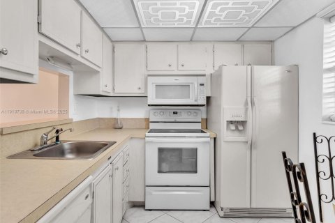 Condominio en venta en Lauderdale Lakes, Florida, 1 dormitorio, 63.55 m2 № 2076884 - foto 7