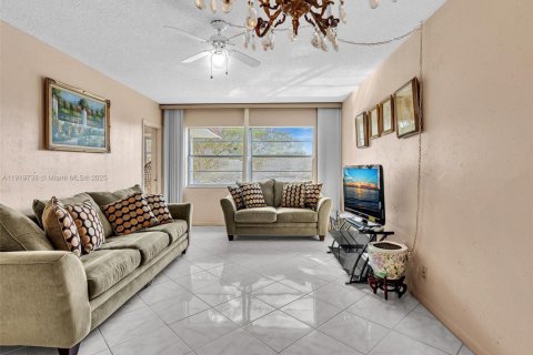 Condominio en venta en Lauderdale Lakes, Florida, 1 dormitorio, 63.55 m2 № 2076884 - foto 14