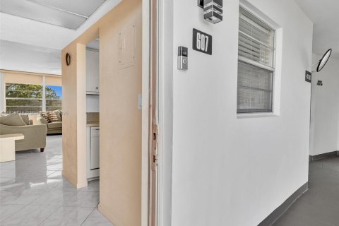 Condominio en venta en Lauderdale Lakes, Florida, 1 dormitorio, 63.55 m2 № 2076884 - foto 4