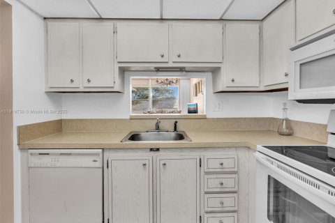 Condominio en venta en Lauderdale Lakes, Florida, 1 dormitorio, 63.55 m2 № 2076884 - foto 9
