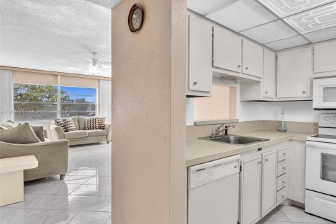 Condominio en venta en Lauderdale Lakes, Florida, 1 dormitorio, 63.55 m2 № 2076884 - foto 6