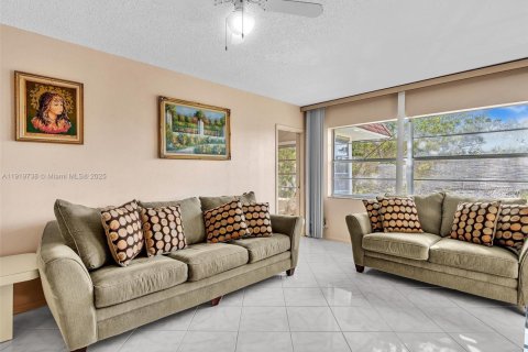 Condominio en venta en Lauderdale Lakes, Florida, 1 dormitorio, 63.55 m2 № 2076884 - foto 15