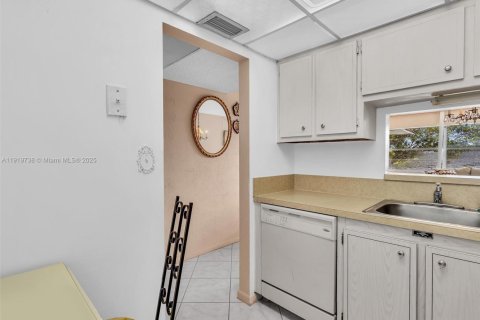 Condominio en venta en Lauderdale Lakes, Florida, 1 dormitorio, 63.55 m2 № 2076884 - foto 10