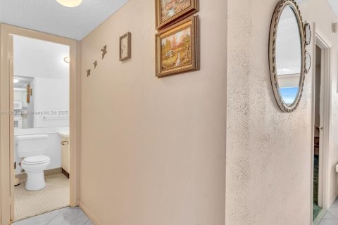 Condominio en venta en Lauderdale Lakes, Florida, 1 dormitorio, 63.55 m2 № 2076884 - foto 5