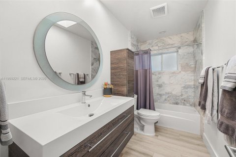 Villa ou maison à vendre à Lighthouse Point, Floride: 3 chambres, 216.65 m2 № 2025105 - photo 26