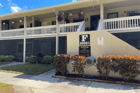 Condominio en Lutz, Florida, 1 dormitorio  № 2151028