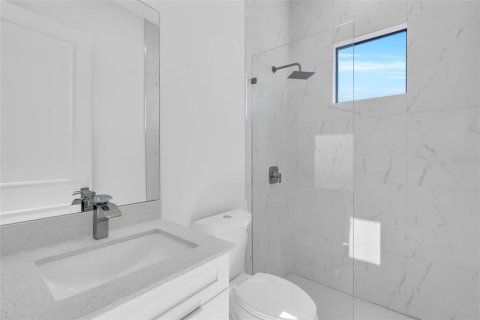 House in Cape Coral, Florida 4 bedrooms, 176.89 sq.m. № 1518368 - photo 27