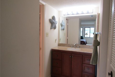 Condo in Sarasota, Florida, 2 bedrooms  № 2098663 - photo 19