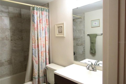 Condo in Sarasota, Florida, 2 bedrooms  № 2098663 - photo 11