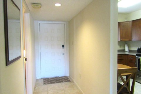 Condo in Sarasota, Florida, 2 bedrooms  № 2098663 - photo 2