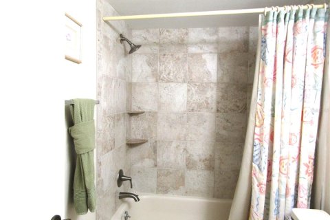 Condo in Sarasota, Florida, 2 bedrooms  № 2098663 - photo 10