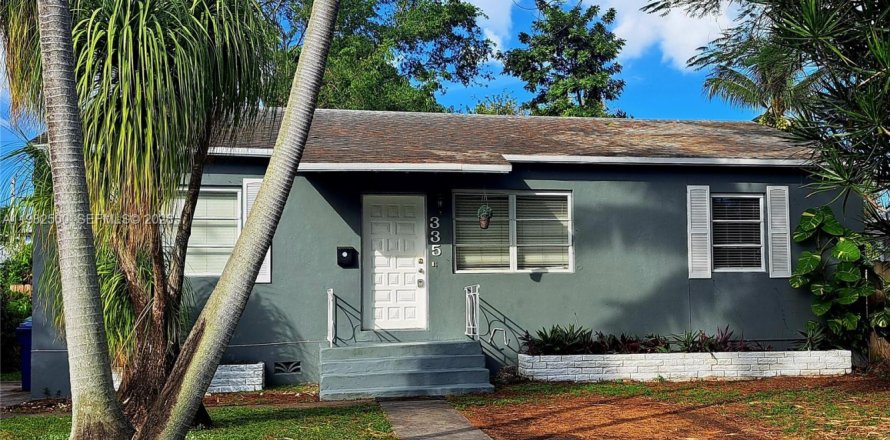 Дом в Майами, Флорида 3 спальни, 131.18м2 № 2050782