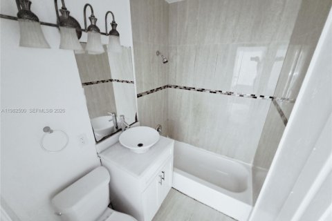 Снять в аренду виллу или дом в Майами, Флорида 3 спальни, 131.18м2, № 2050782 - фото 20