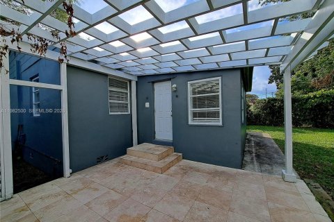 Снять в аренду виллу или дом в Майами, Флорида 3 спальни, 131.18м2, № 2050782 - фото 6