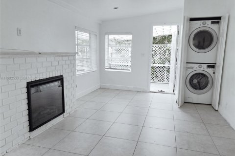 Снять в аренду виллу или дом в Майами, Флорида 3 спальни, 131.18м2, № 2050782 - фото 21