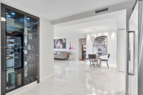 Снять в аренду кондоминиум в Санни-Айлс-Бич, Флорида 2 спальни, 100.98м2, № 2045480 - фото 20